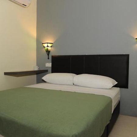 Kuok Pin Hotel Kuching Buitenkant foto