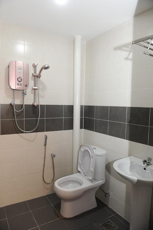 Kuok Pin Hotel Kuching Buitenkant foto