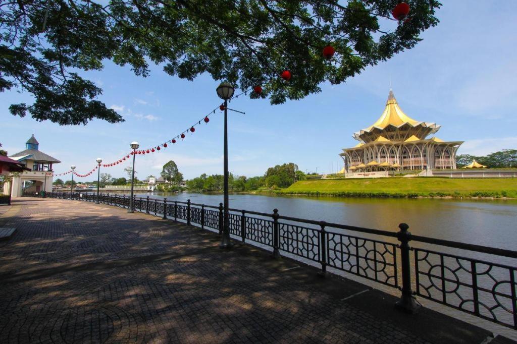 Kuok Pin Hotel Kuching Buitenkant foto