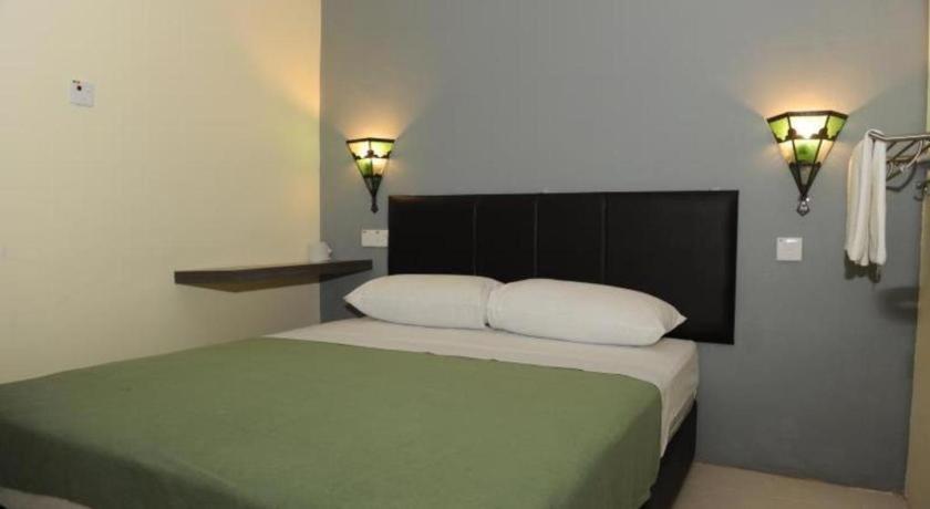 Kuok Pin Hotel Kuching Buitenkant foto