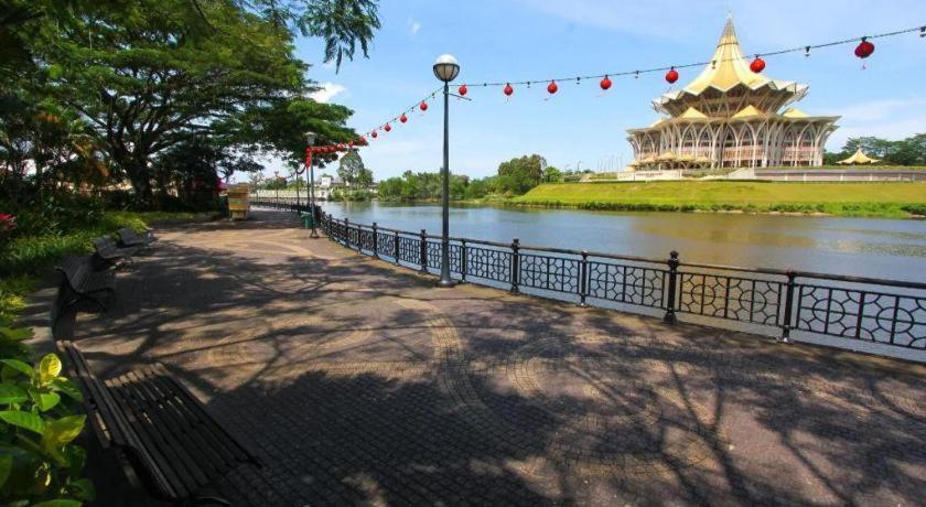 Kuok Pin Hotel Kuching Buitenkant foto