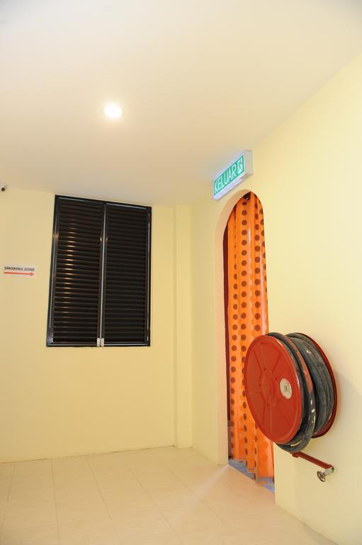 Kuok Pin Hotel Kuching Buitenkant foto